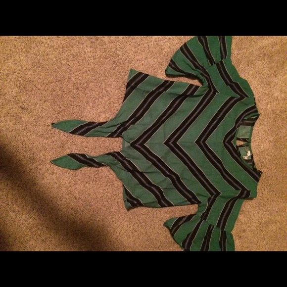 Sexy 3/4Bell Sleeve Tie Front Semi-Crop Top - Picture 6 of 6